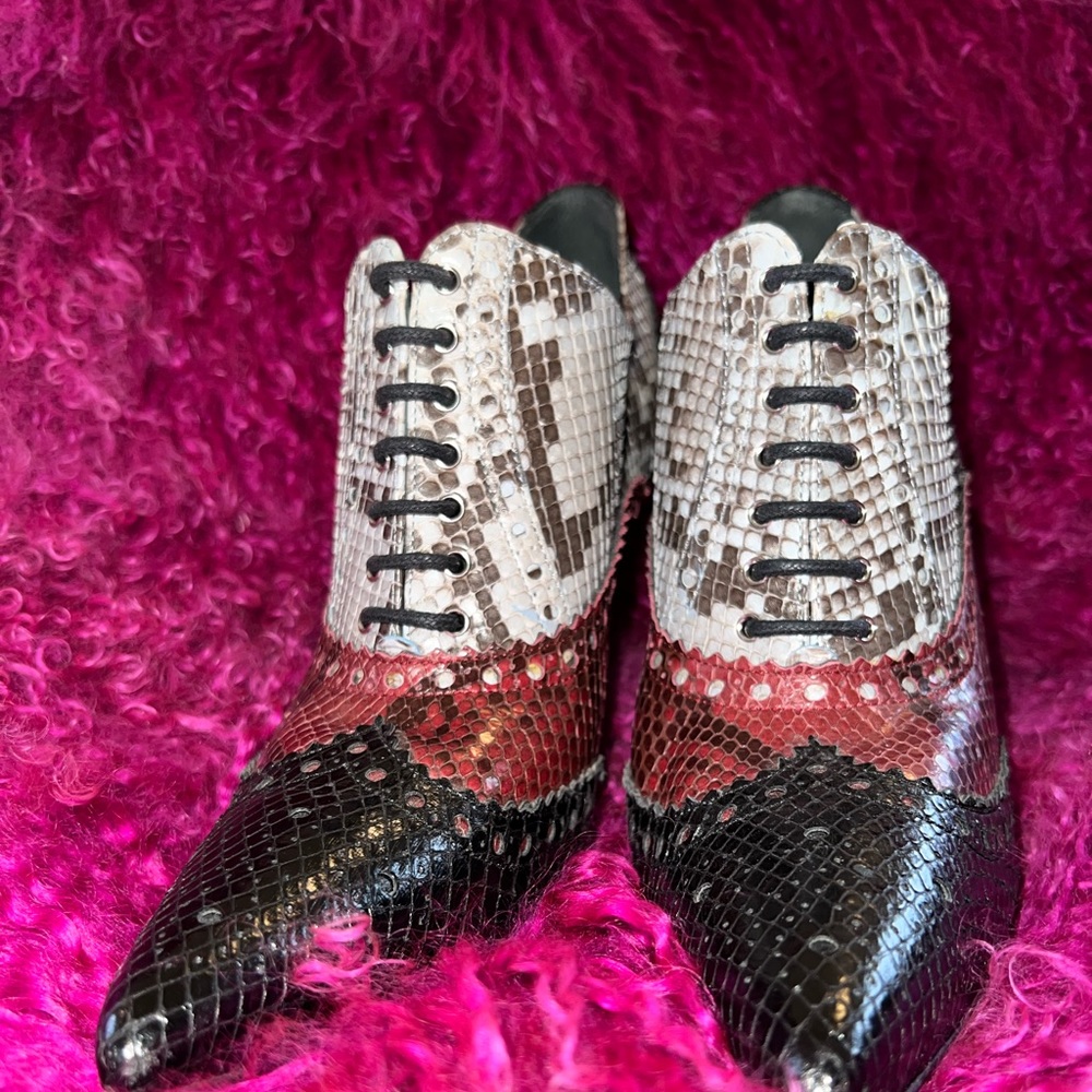 Gucci Pre-Owned Tricolor Brogue Python Leather Gi… - image 1